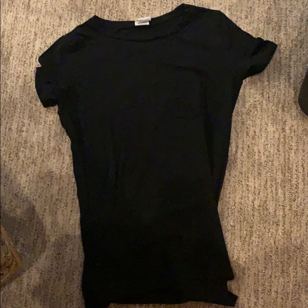 pink VS t shirt